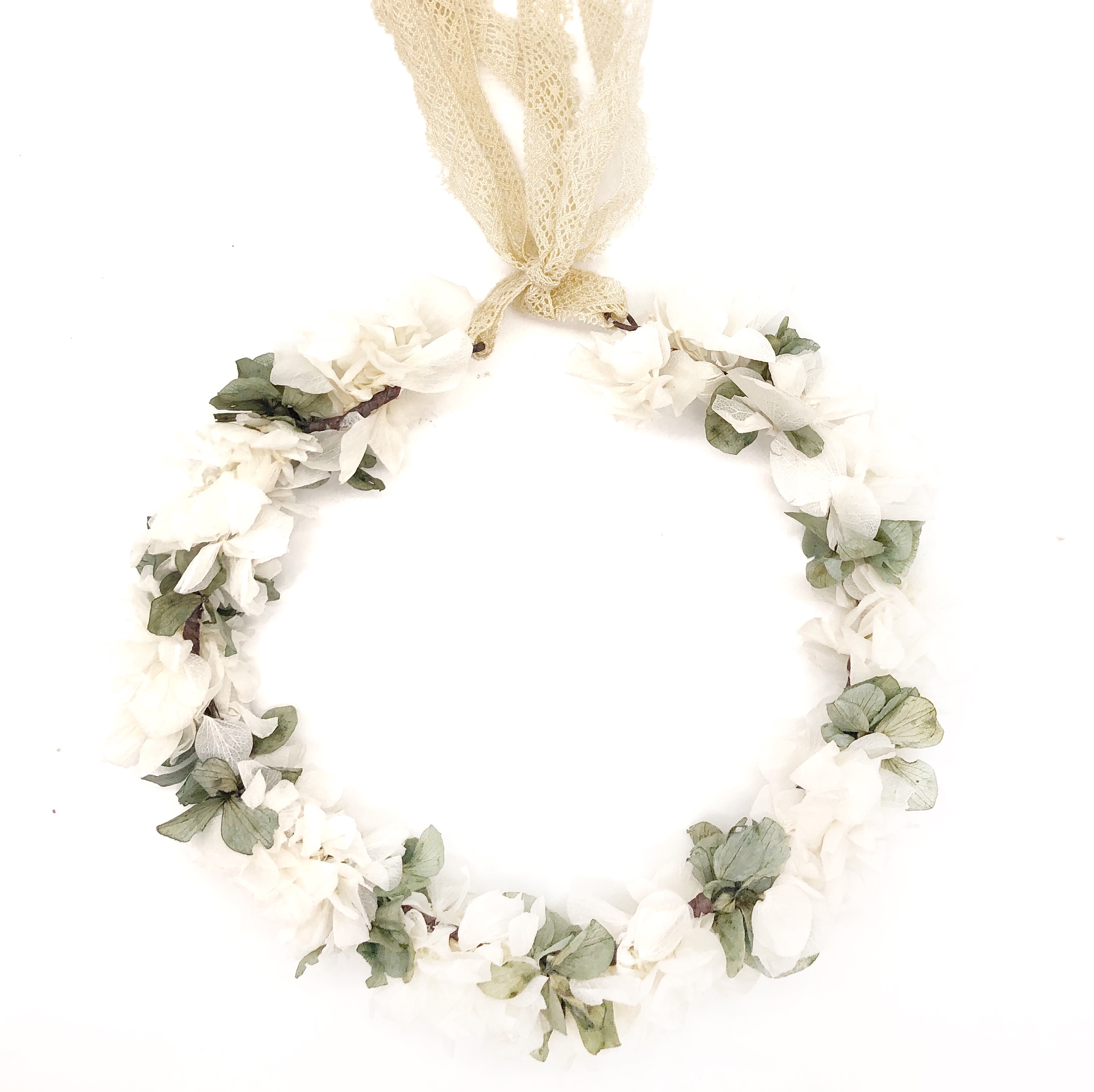 Corona de Flores con Lazo Verde y Blanco